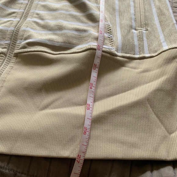 Like new Lululemon zipper layer jacket - Picture 6 of 8